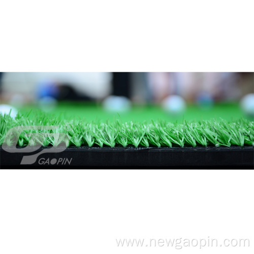 Synthetic Grass Golf Putting Green With Golf Flag